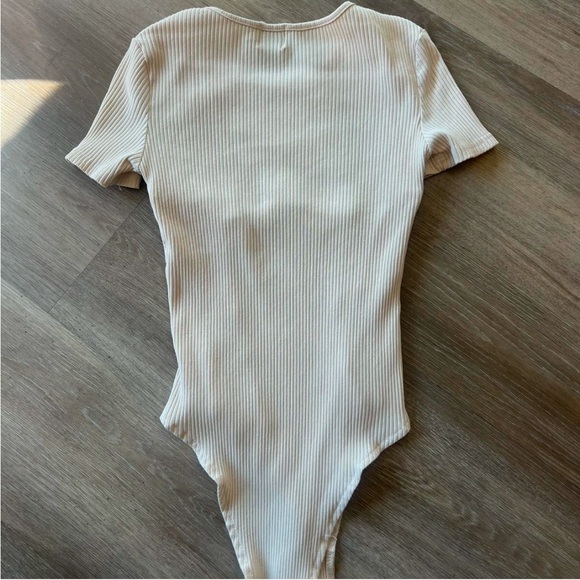 Princess Polly cream ribbed bodysuit with underwire - Picture 4 of 4